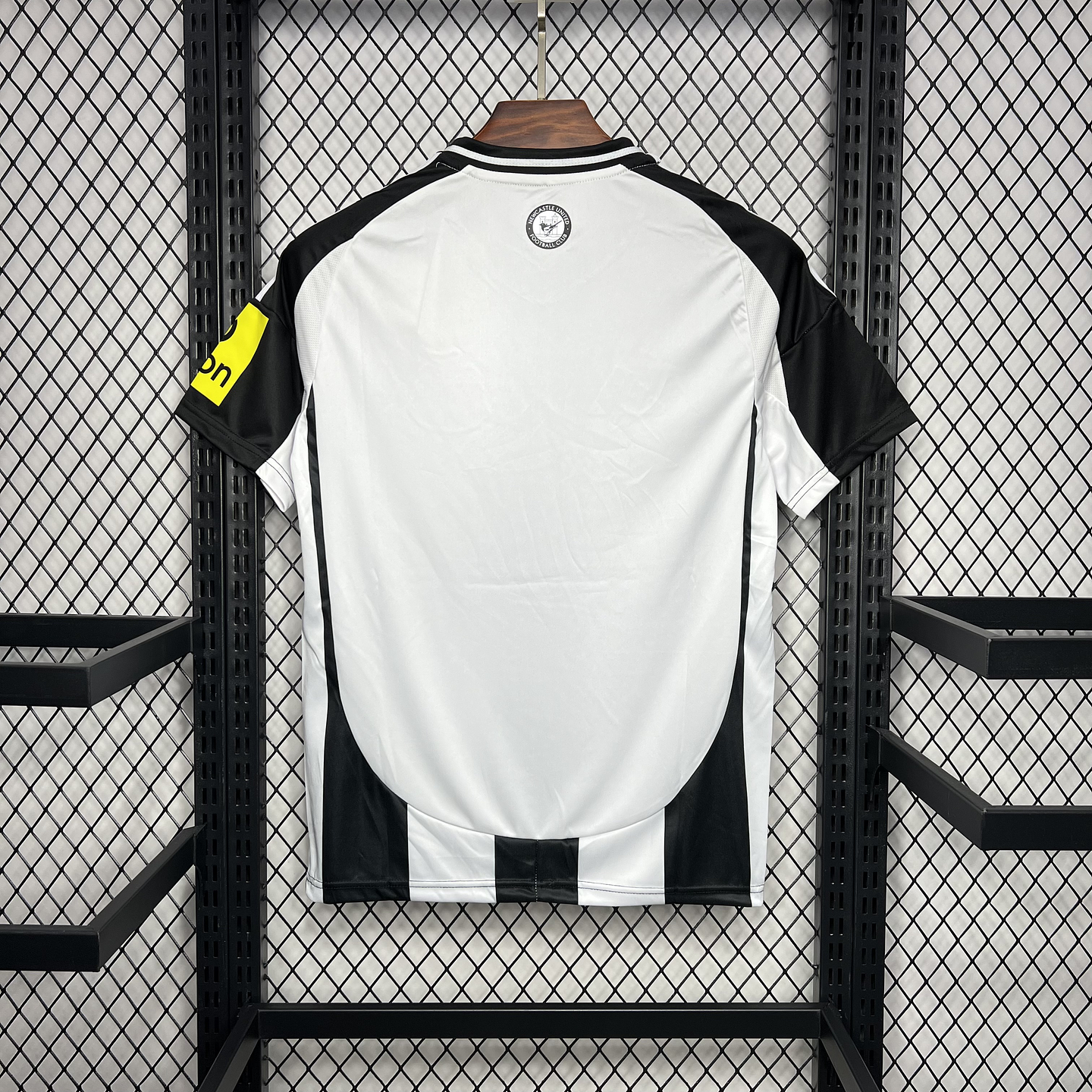 Newcastle Equipamento Principal 2024/25 2