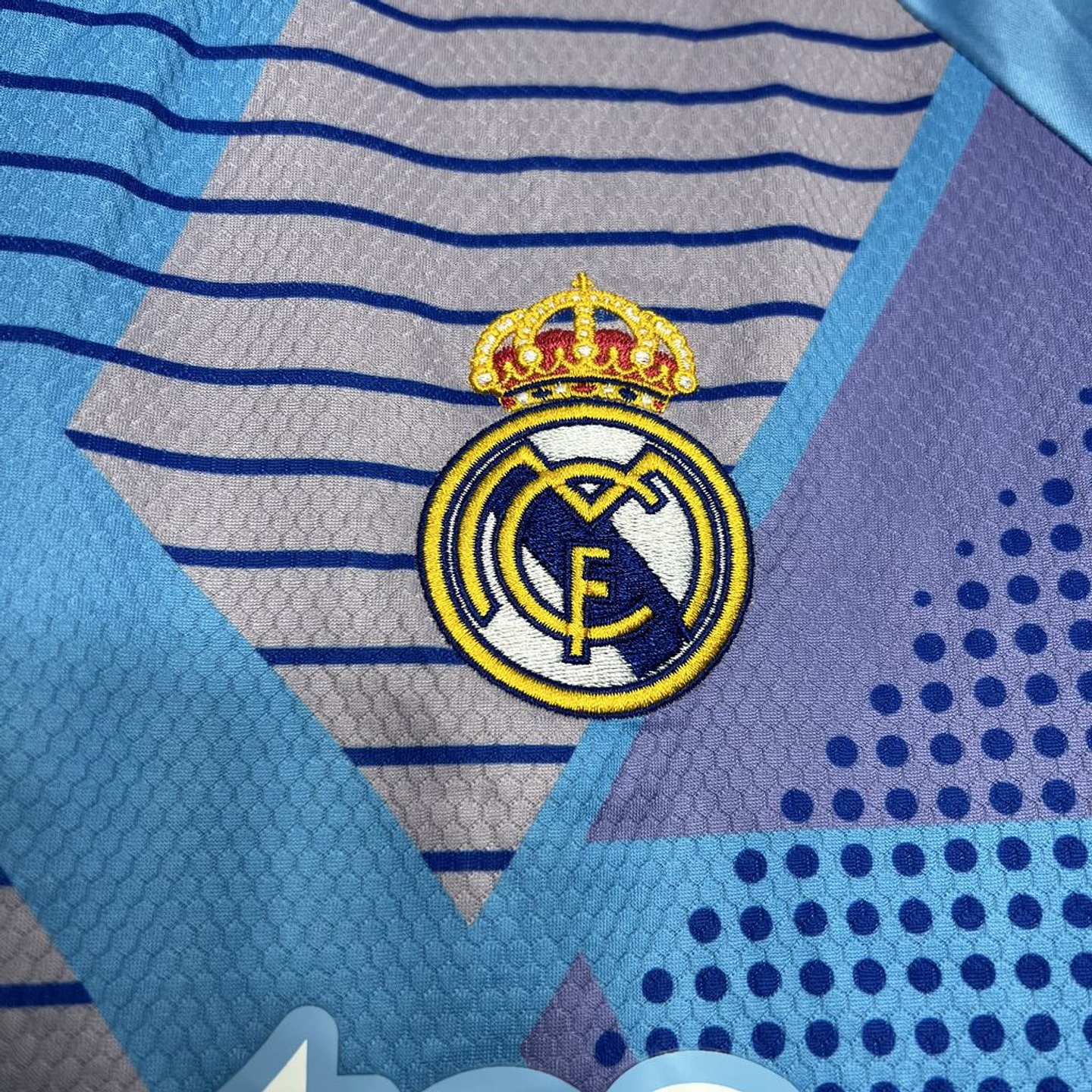 Real Madrid Equipamento Guarda-Redes 2024/25 3