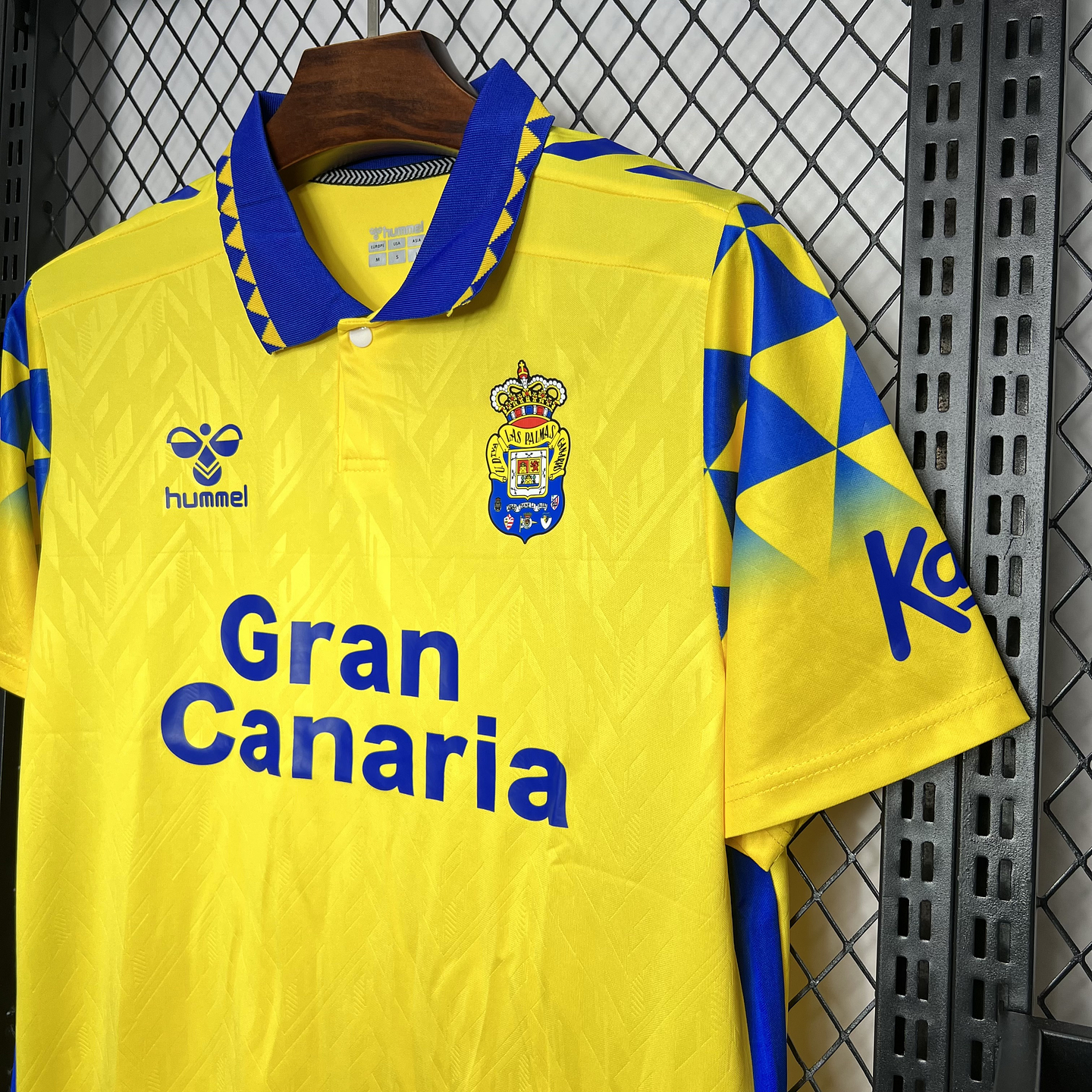 Las Palmas Equipamento Principal 2024/25 6