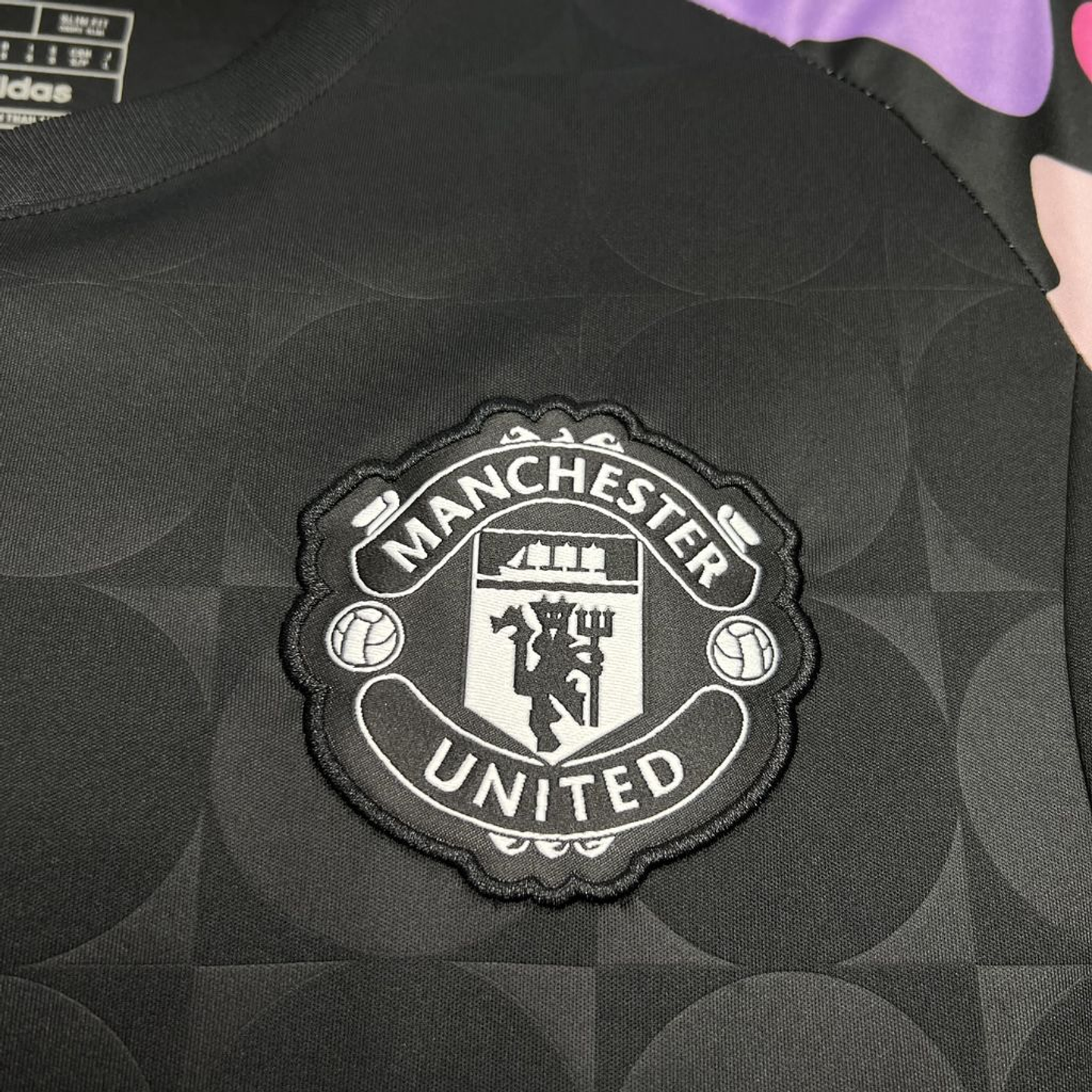 Manchester United Equipamento Pré-Jogo 2024/25 3
