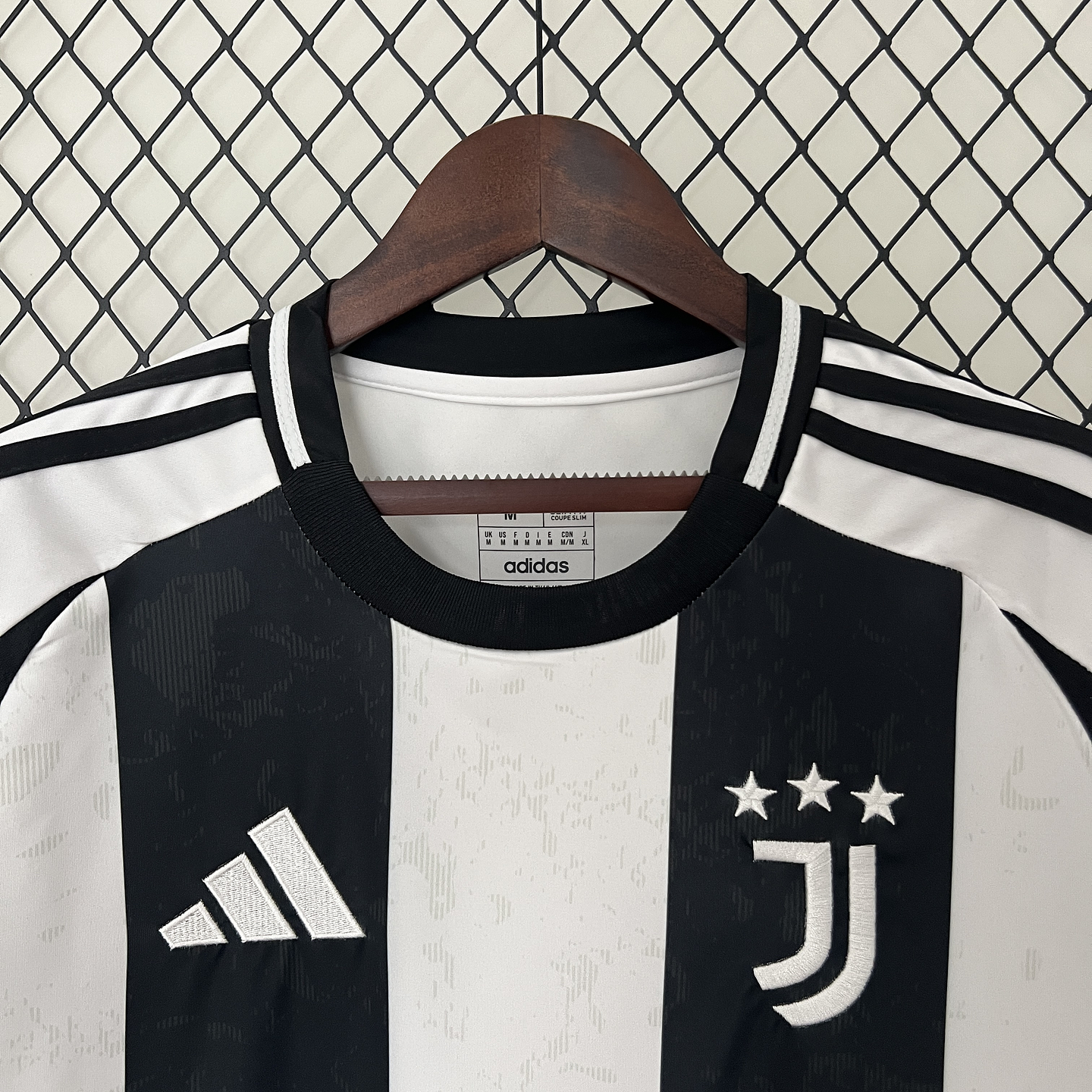 Juventus Equipamento Principal 2024/25 5