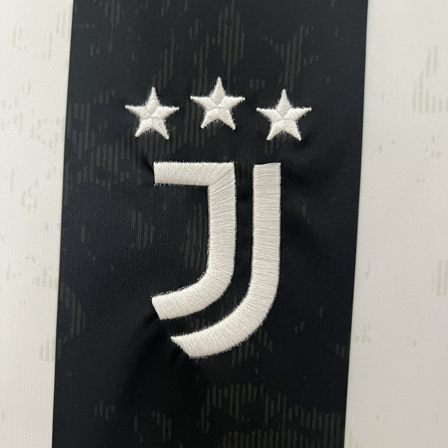 Juventus Equipamento Principal 2024/25 3