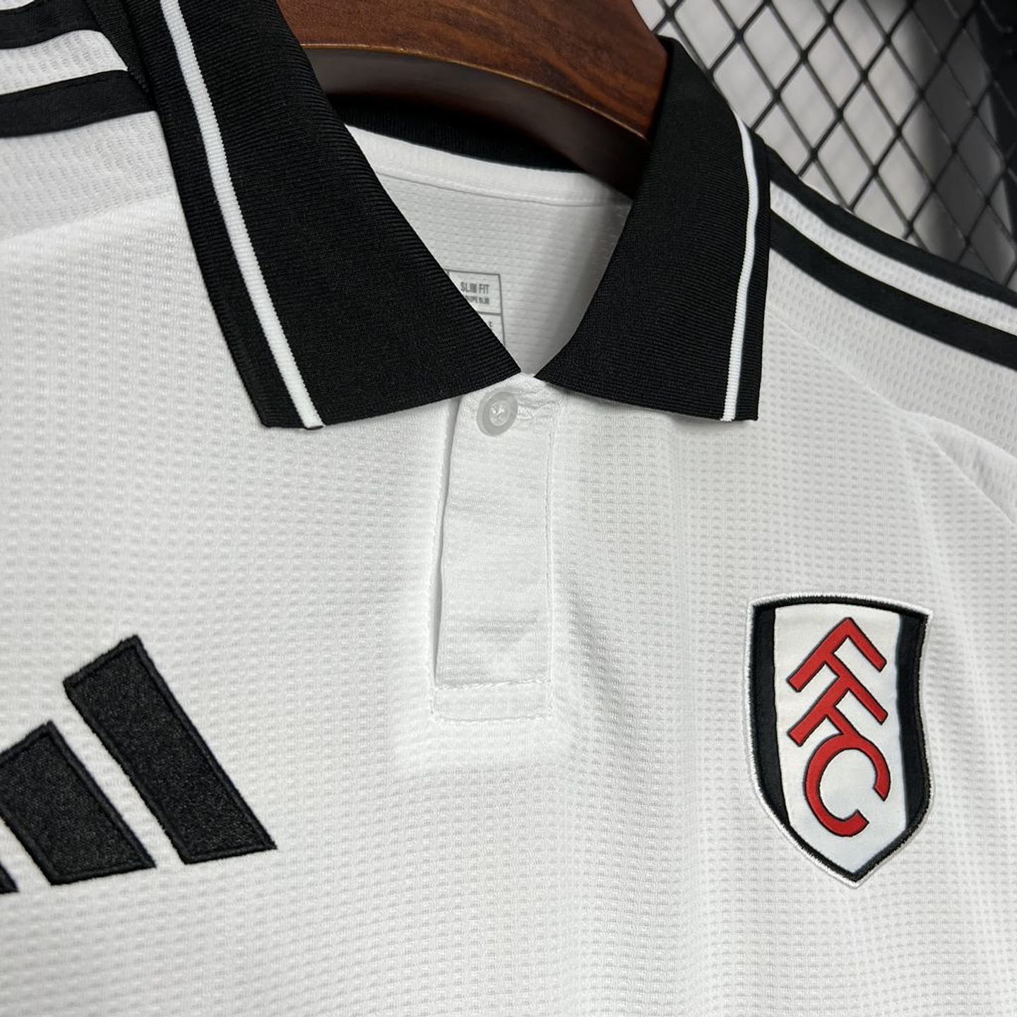 Fulham Equipamento Principal 2024/25 3