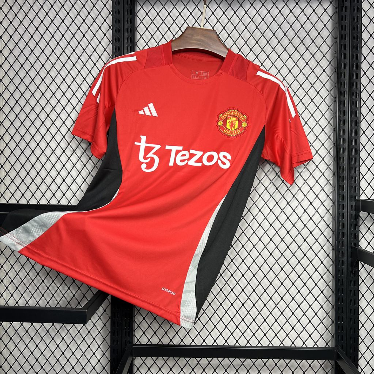Manchester United Equipamento Pré-Jogo 2024/25 1