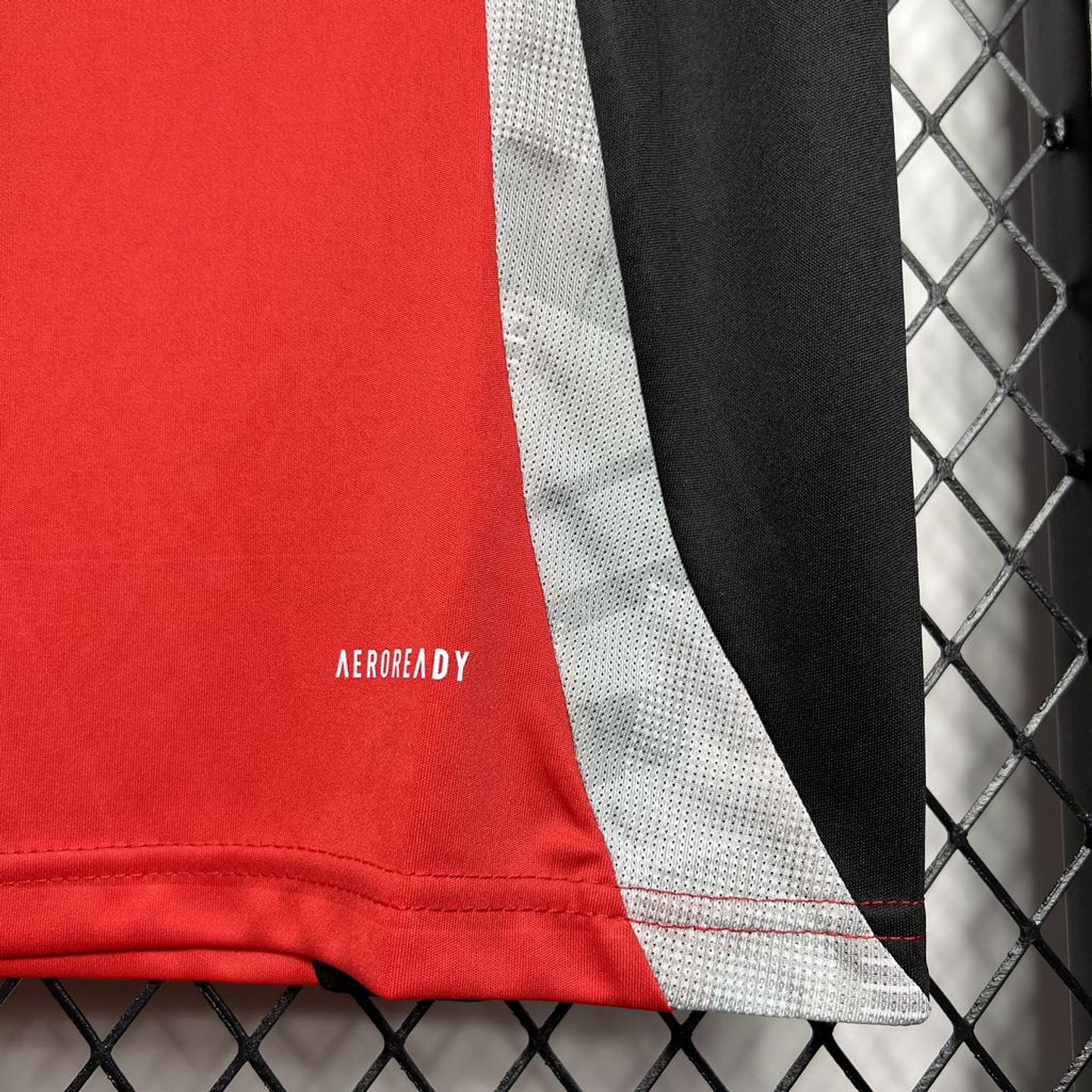 Manchester United Equipamento Pré-Jogo 2024/25 6