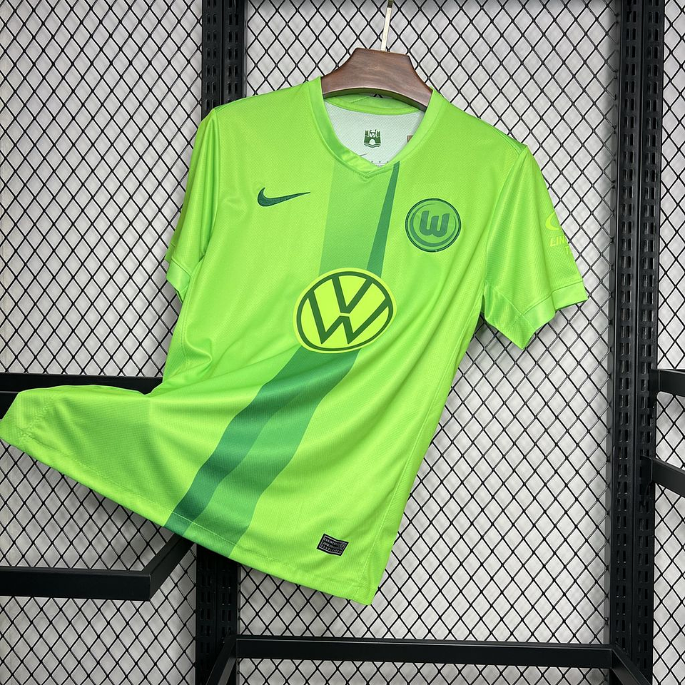 Wolfsburg Equipamento Principal 2024/25 1