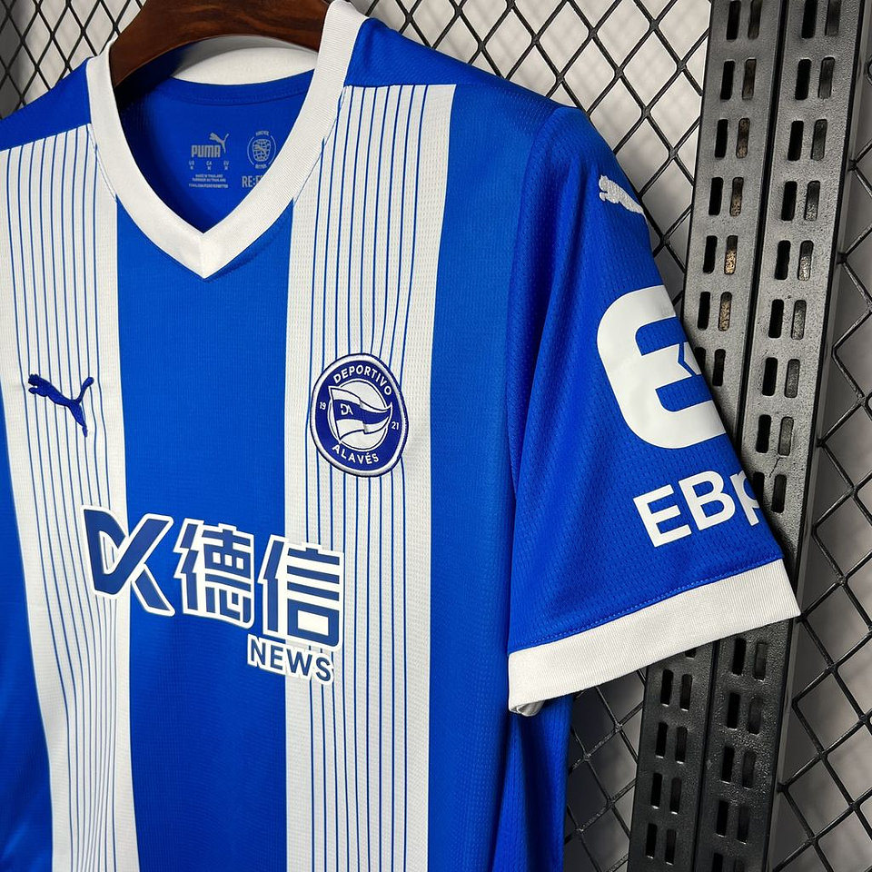 Deportivo Alavés Equipamento Principal 2024/25 11