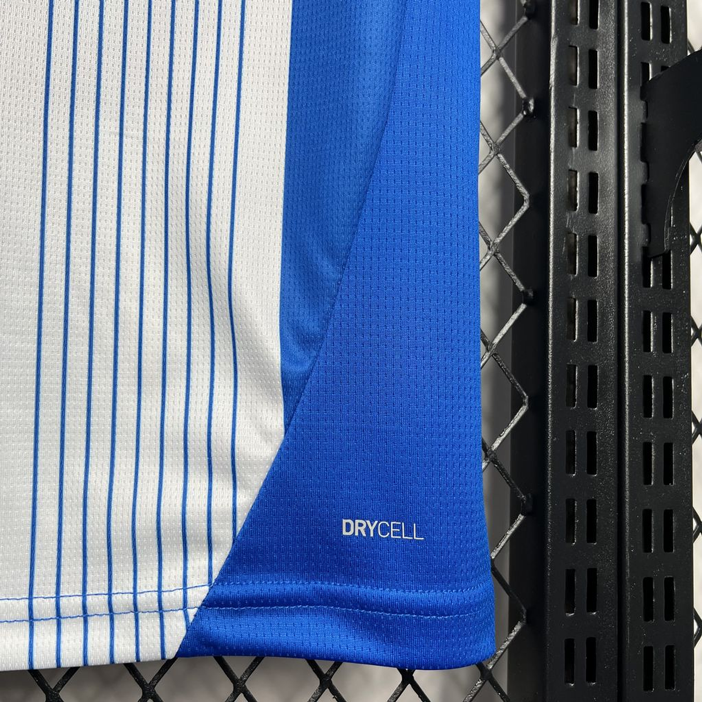 Deportivo Alavés Equipamento Principal 2024/25 10