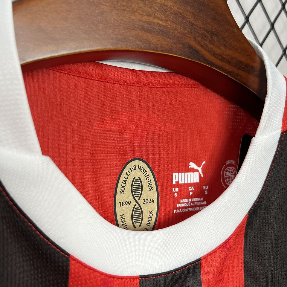 Milan Equipamento Principal 2024/25 4