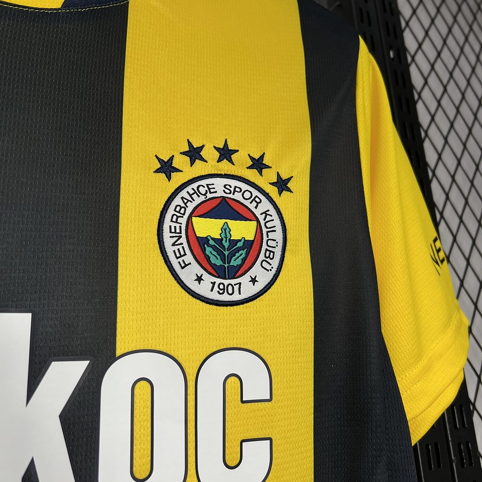 Fenerbahçe Equipamento Principal 2024/25 3