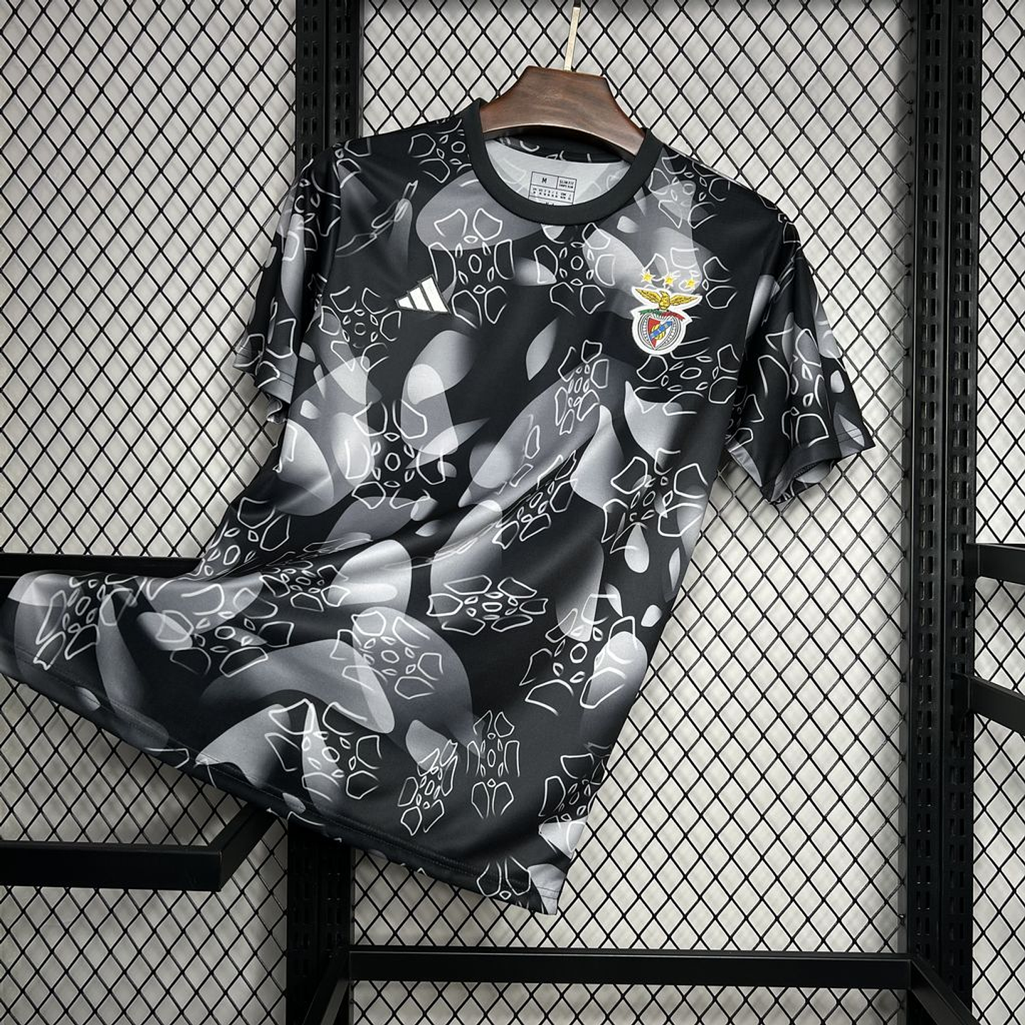 Benfica Equipamento Pré-Jogo 2024/25 1