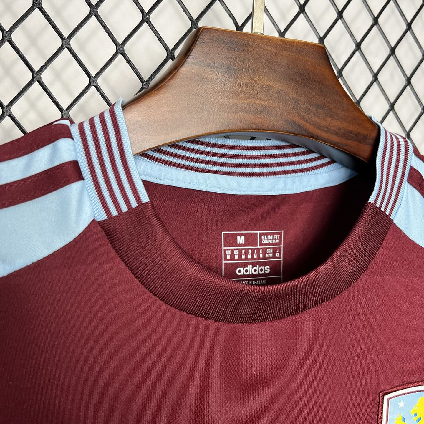 Aston Villa Equipamento Principal 2024/25 5