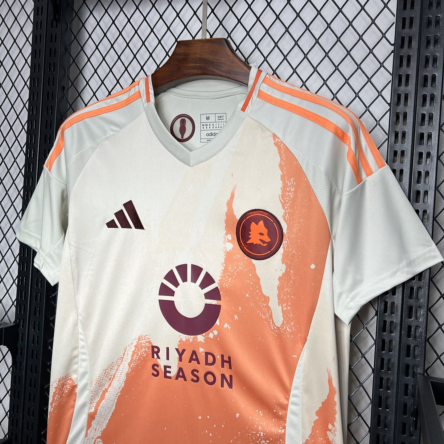 Roma Equipamento Alternativo 2024/25 6