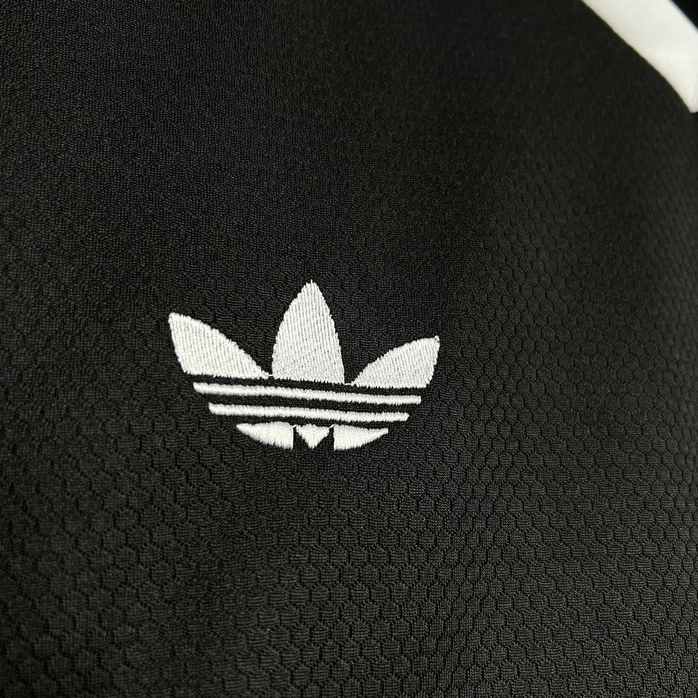 Real Madrid Equipamento Treino 2024/25 4