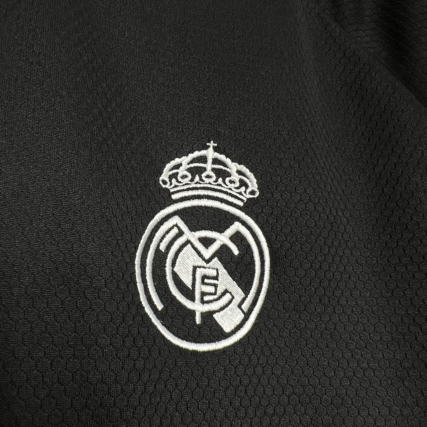 Real Madrid Equipamento Treino 2024/25 3