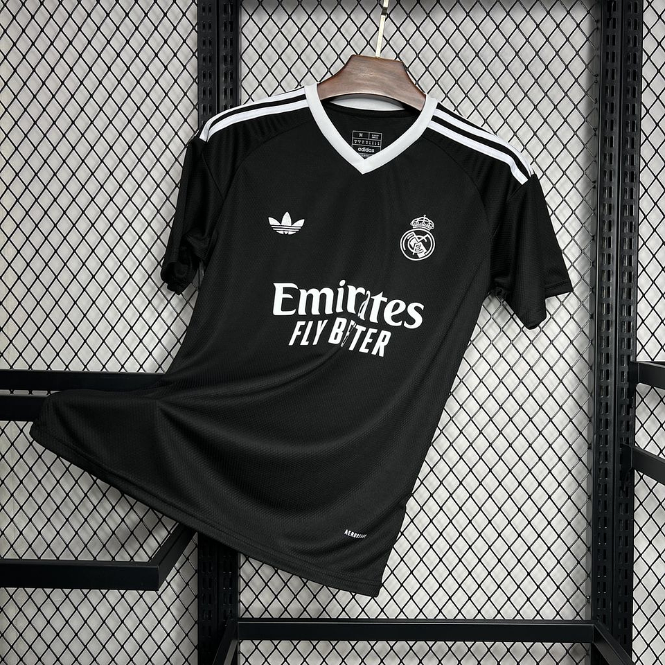 Real Madrid Equipamento Treino 2024/25 1