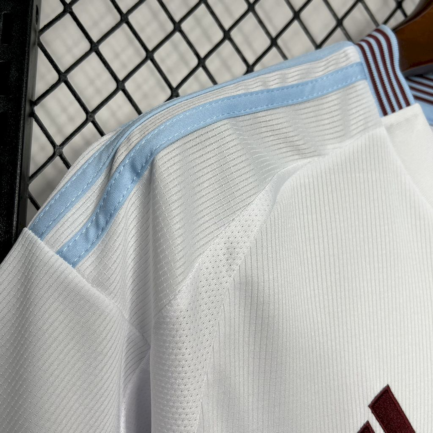 Aston Villa Equipamento Secundário 2024/25 8