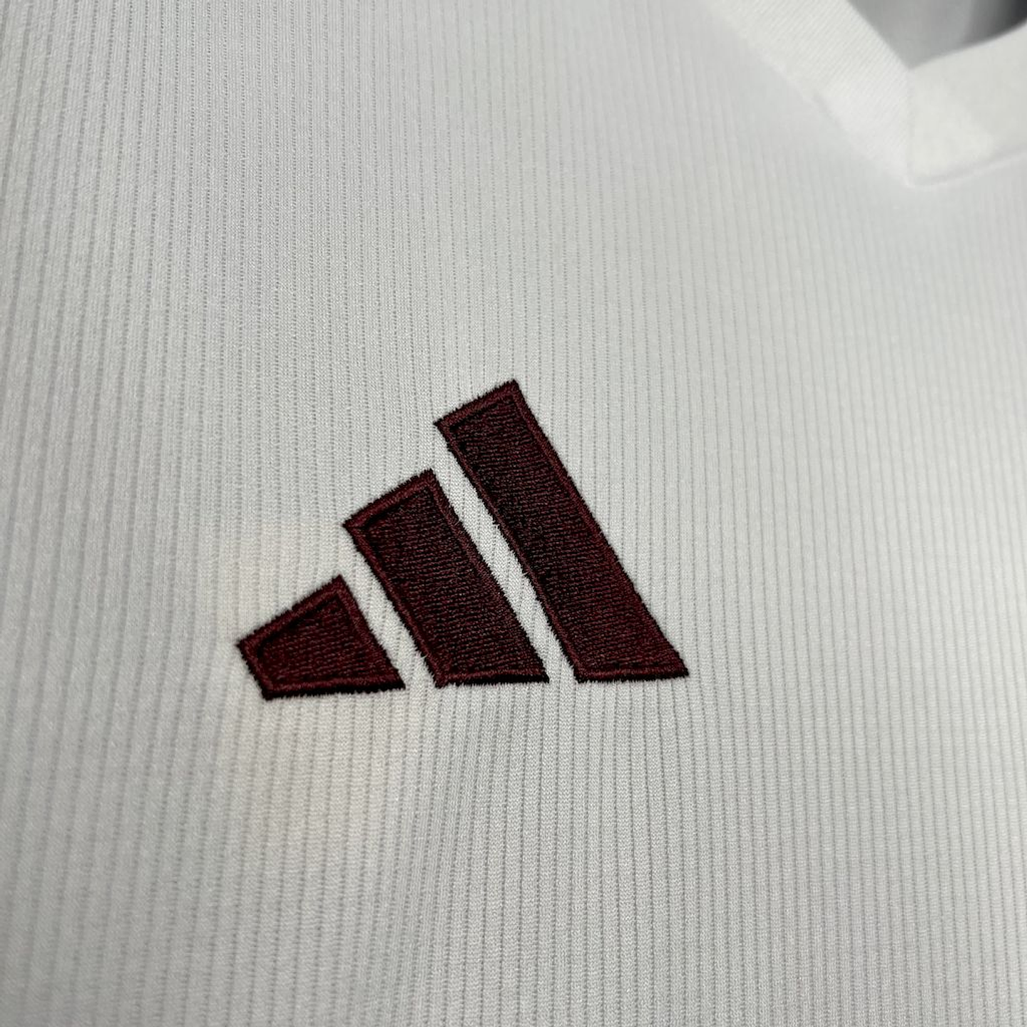 Aston Villa Equipamento Secundário 2024/25 4
