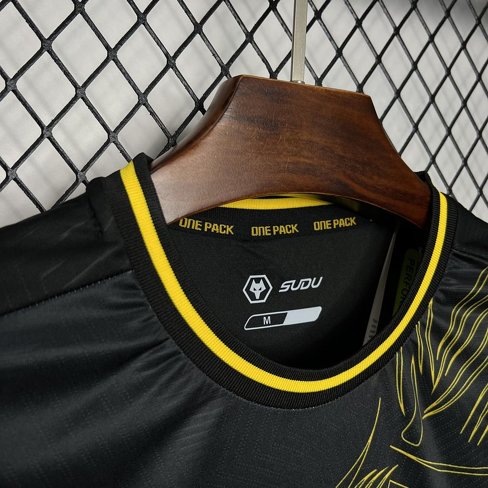 Wolves Equipamento Secundário 2024/25 5