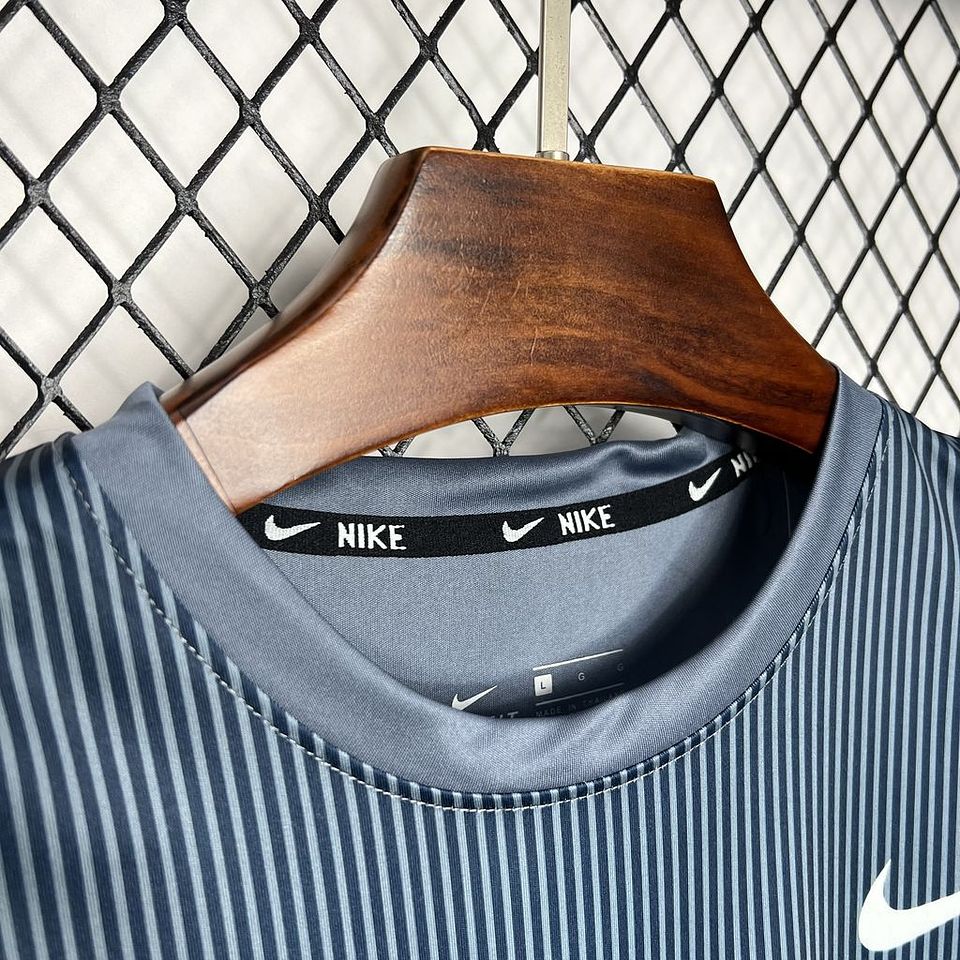 Nike T-Shirt 4