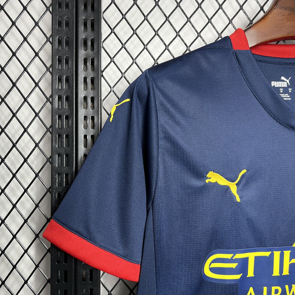 Girona Equipamento Secundário 2024/25 4