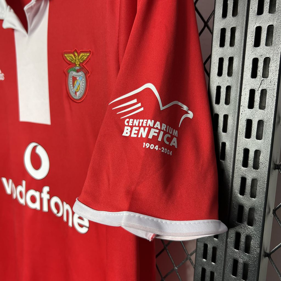 Benfica Equipamento Principal 2004/05 7