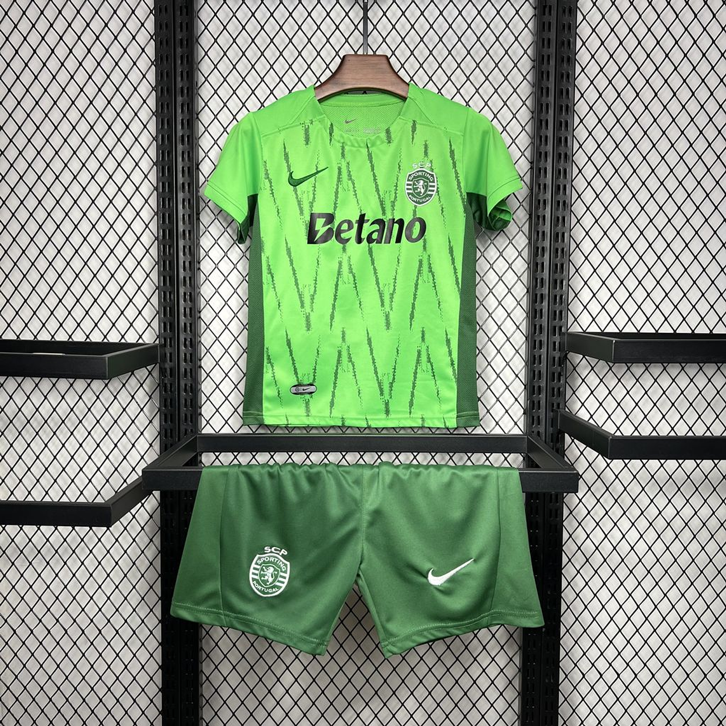 Sporting Equipamento Verde 2024/25 Kit Criança 1