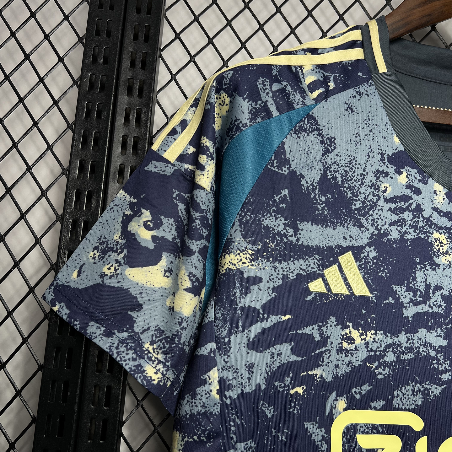 Ajax Equipamento Alternativo 2024/25 4