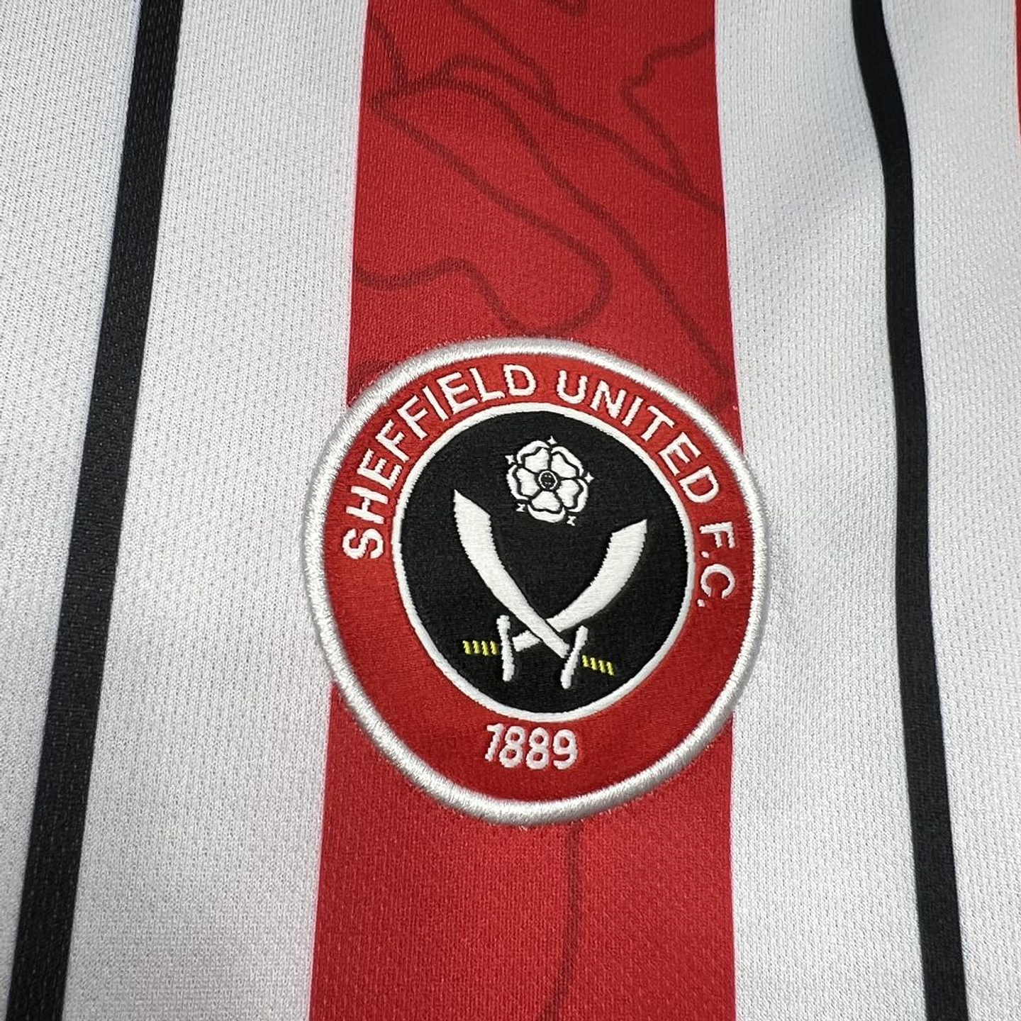 Sheffield United Equipamento Principal 2024/25 3