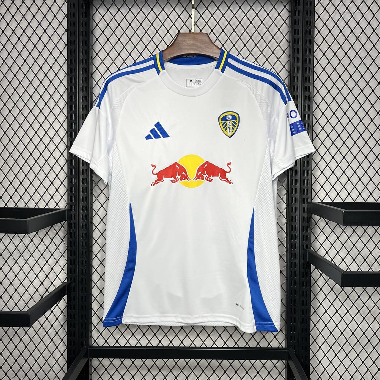 Leeds United Equipamento Principal 2024/25 9