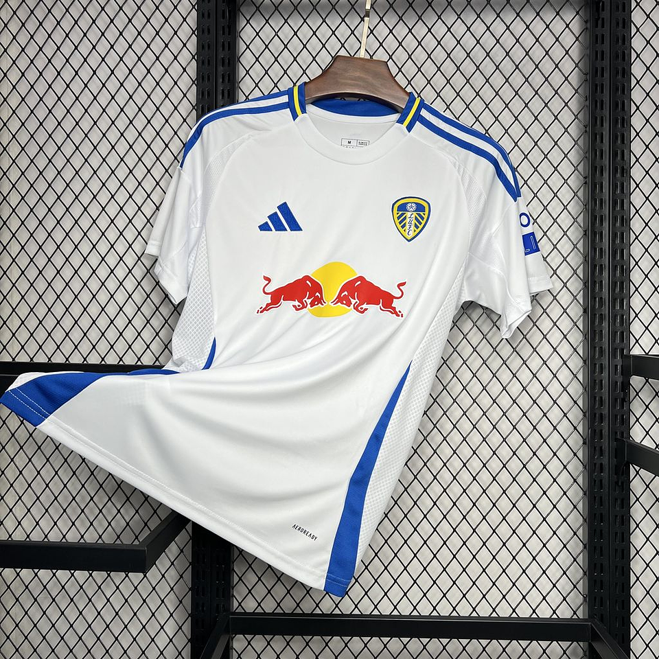 Leeds United Equipamento Principal 2024/25 1