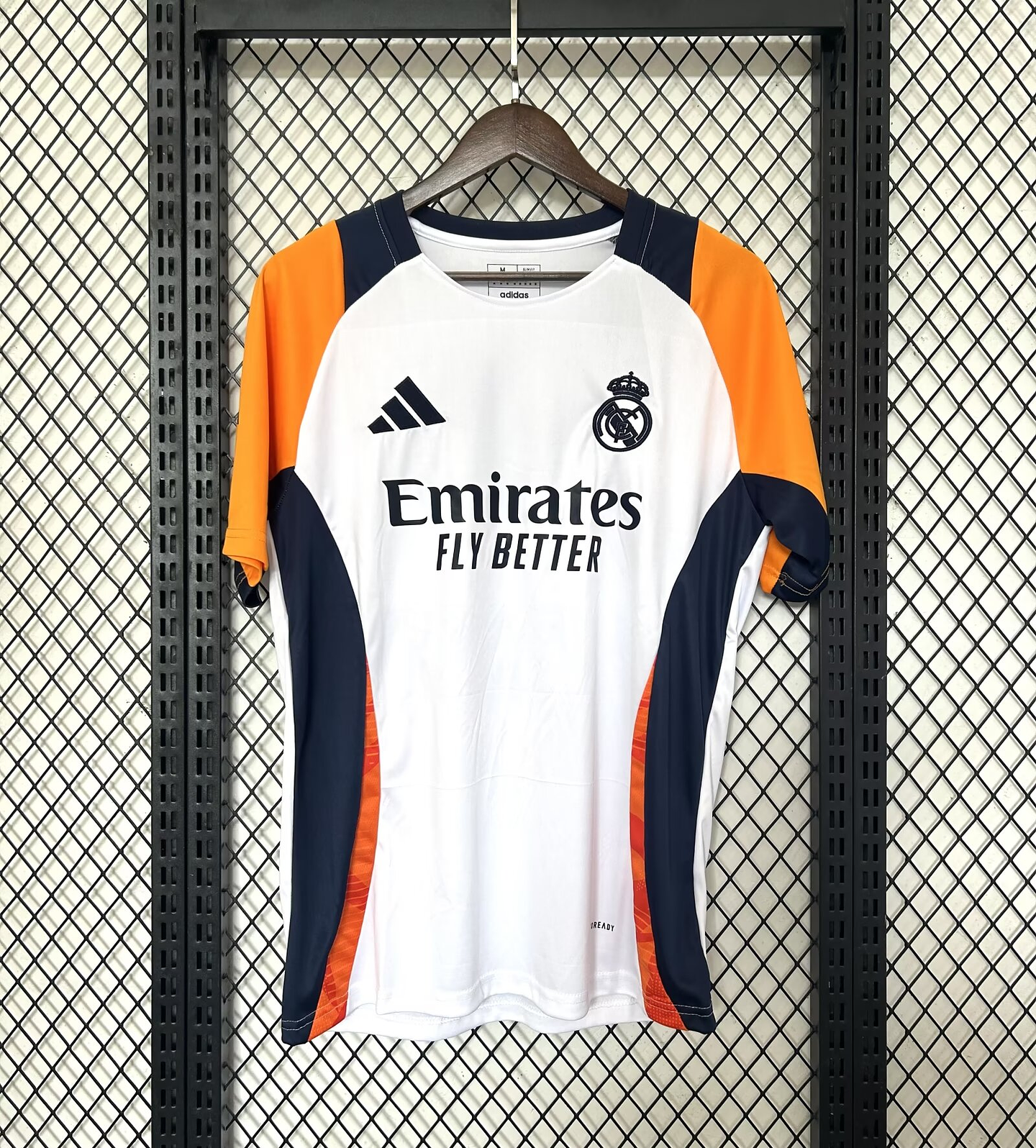 Real Madrid Equipamento Treino 2024/25 1
