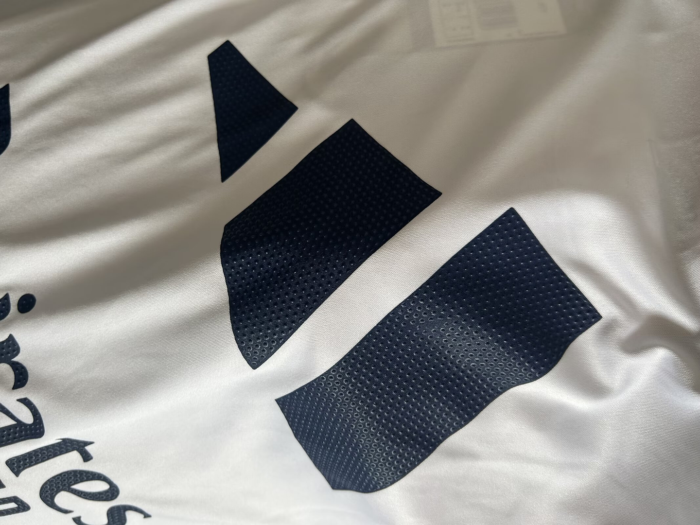 Real Madrid Equipamento Treino 2024/25 4