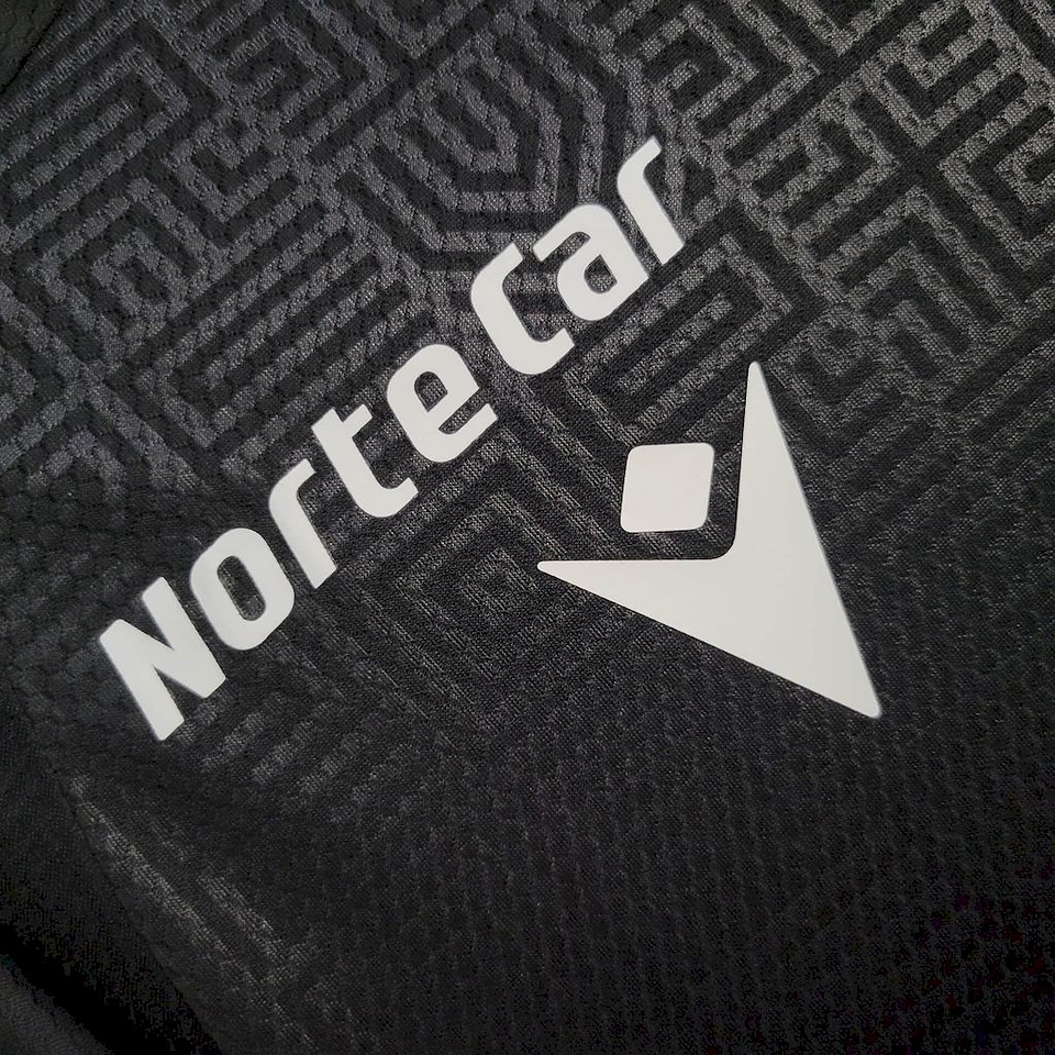 Vitória de Guimarães Equipamento Alternativo 2024/25 4