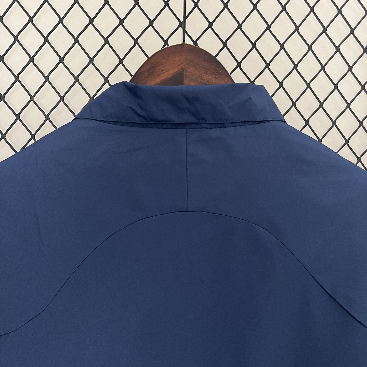 Jordan Corta-Vento 4