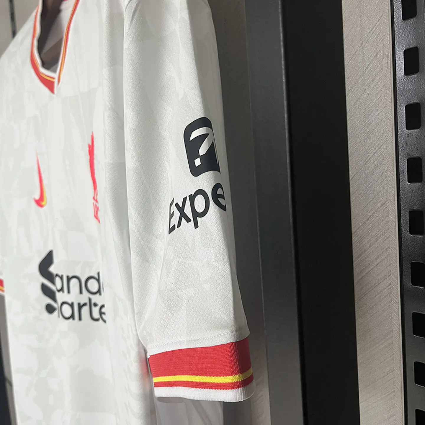 Liverpool Terceiro Equipamento 2024/25 8