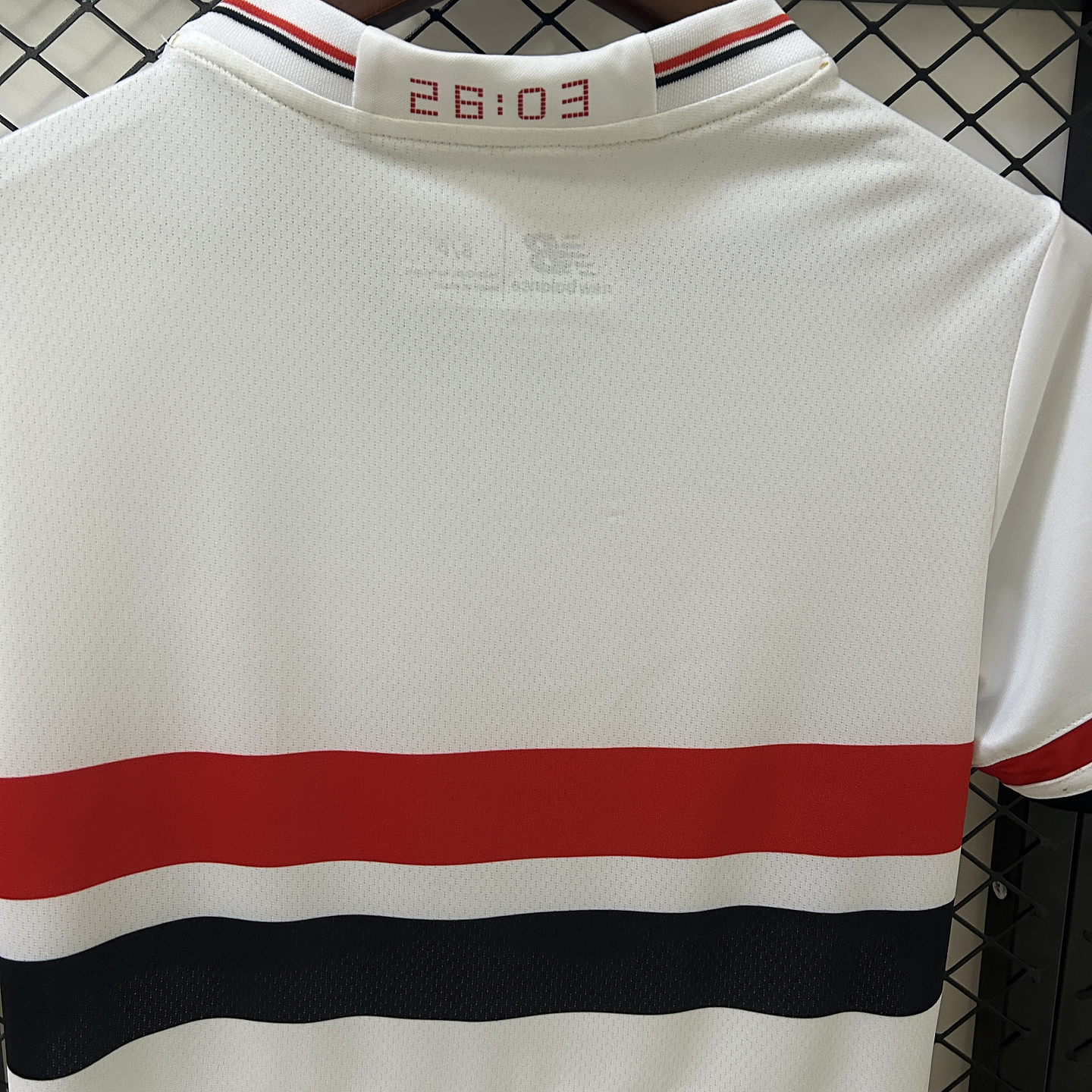 São Paulo Equipamento Principal Mulher 2025/26 4