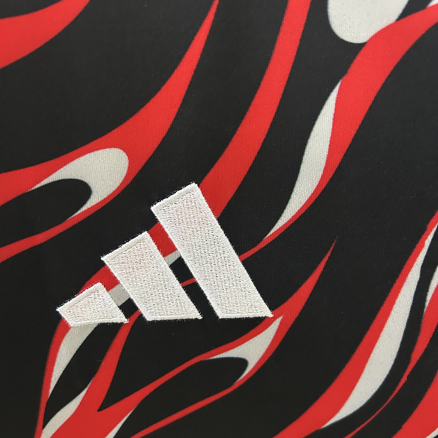 Manchester United Equipamento Pré-Jogo 2025/26 4