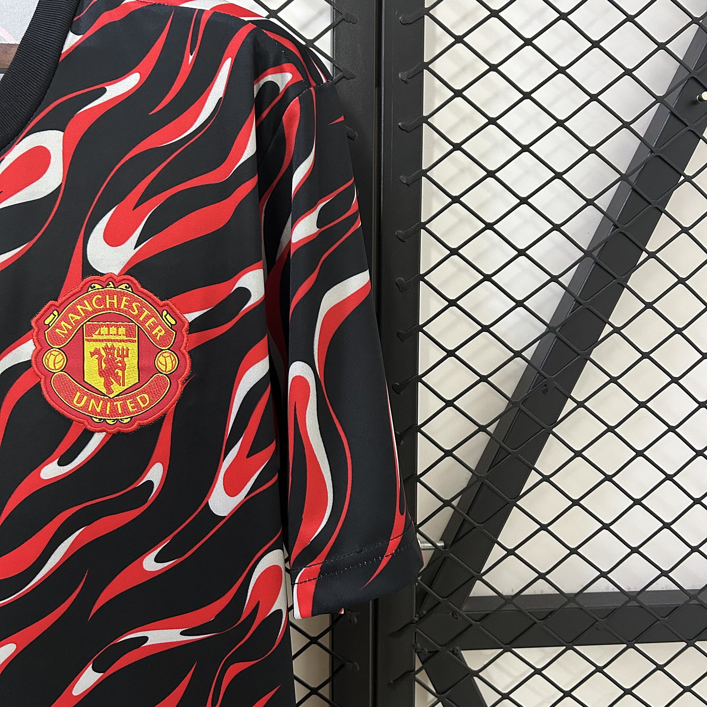Manchester United Equipamento Pré-Jogo 2025/26 8