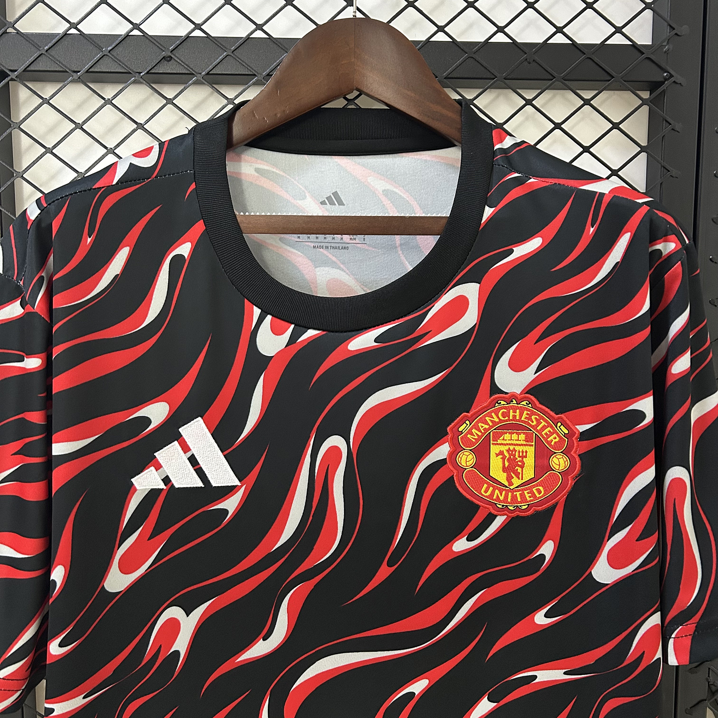 Manchester United Equipamento Pré-Jogo 2025/26 5