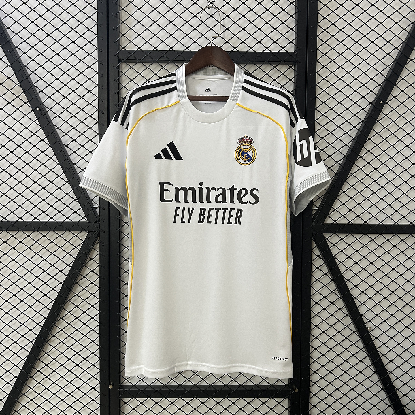 Real Madrid Equipamento Principal 2025/26 1