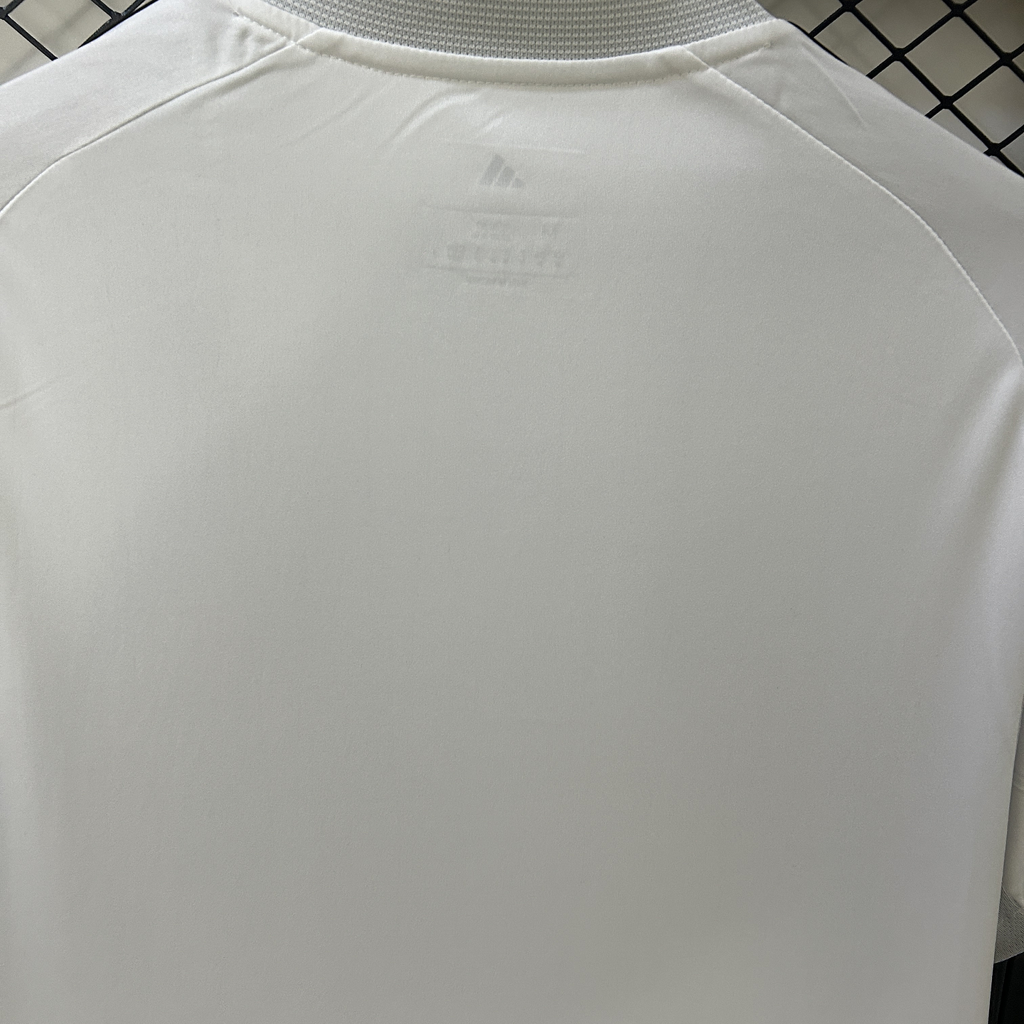 Real Madrid Equipamento Principal 2025/26 4