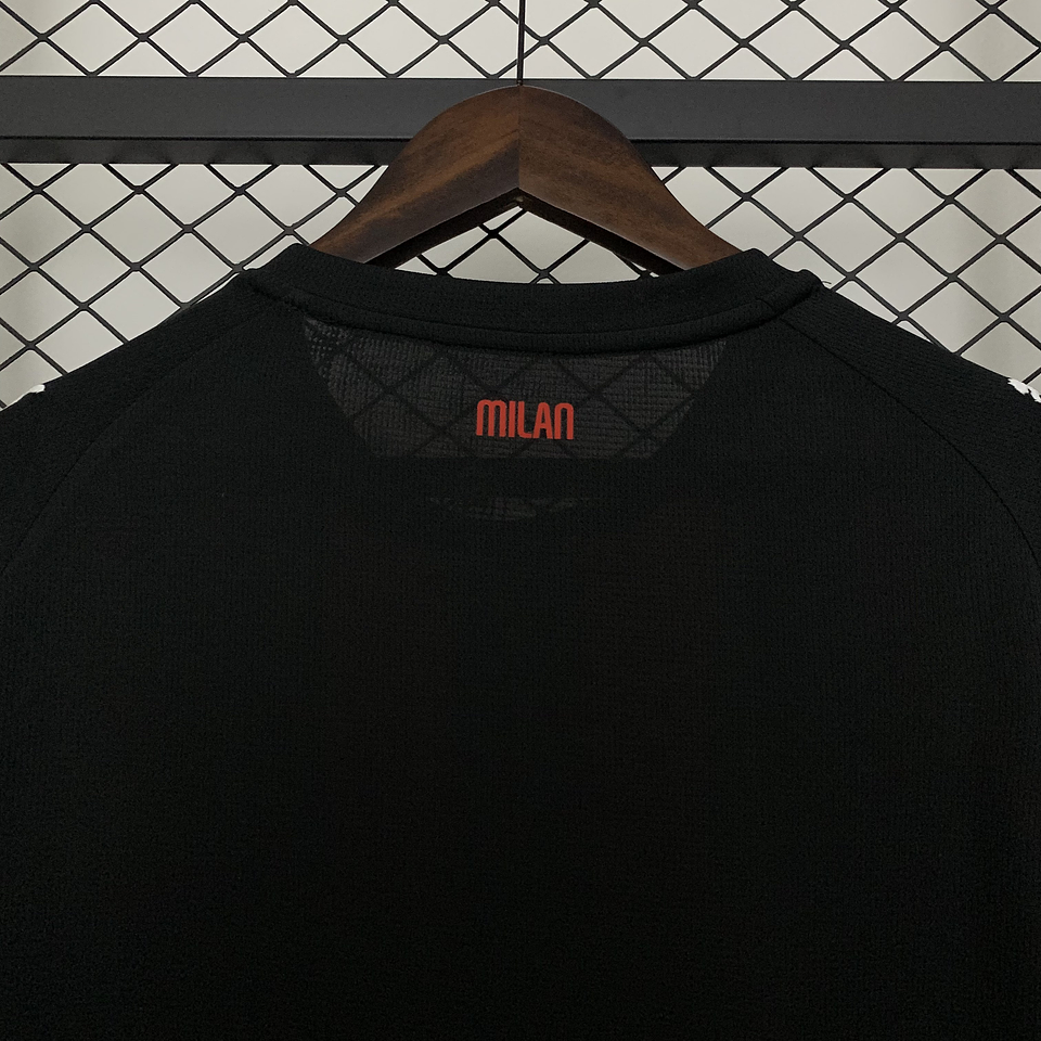 Milan Equipamento Principal 2025/26 6