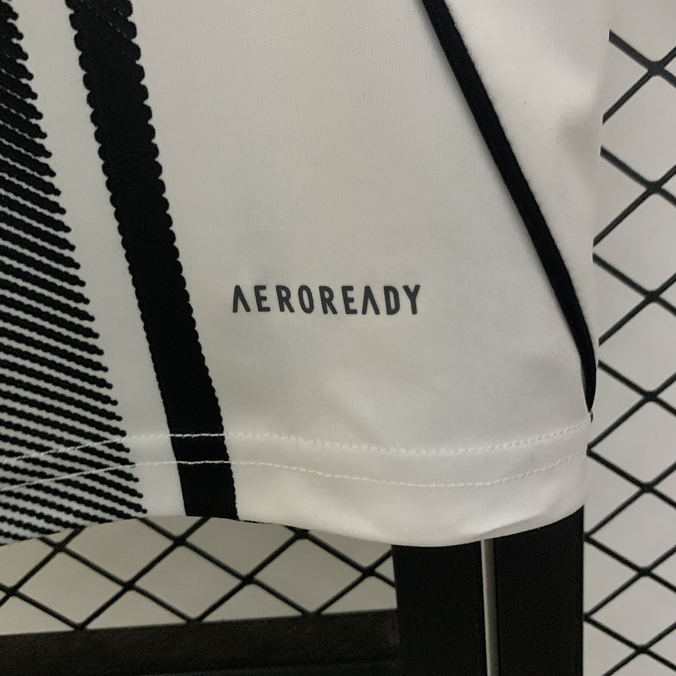 Juventus Equipamento Principal 2025/26 8