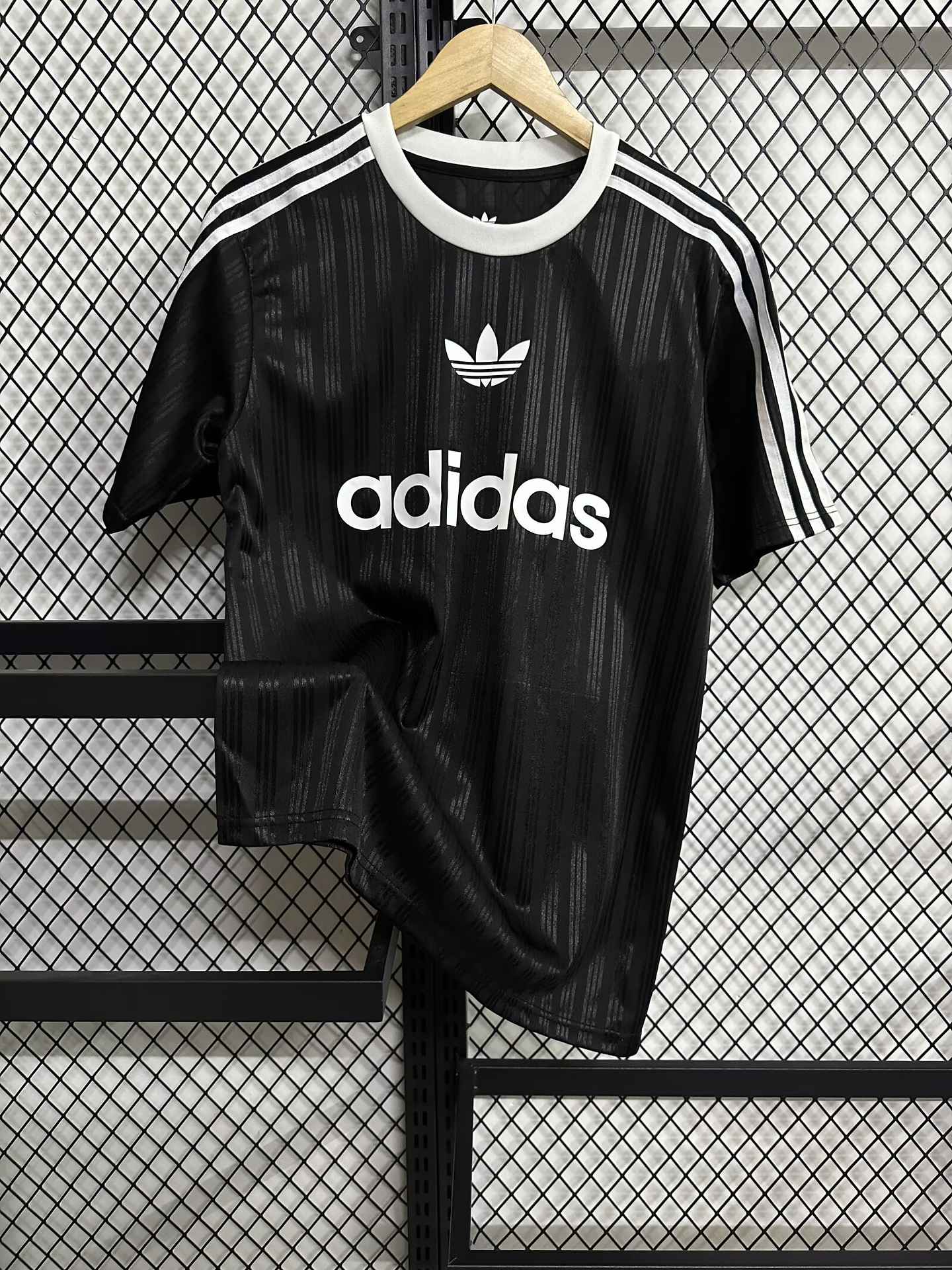 Adidas T-Shirt 1