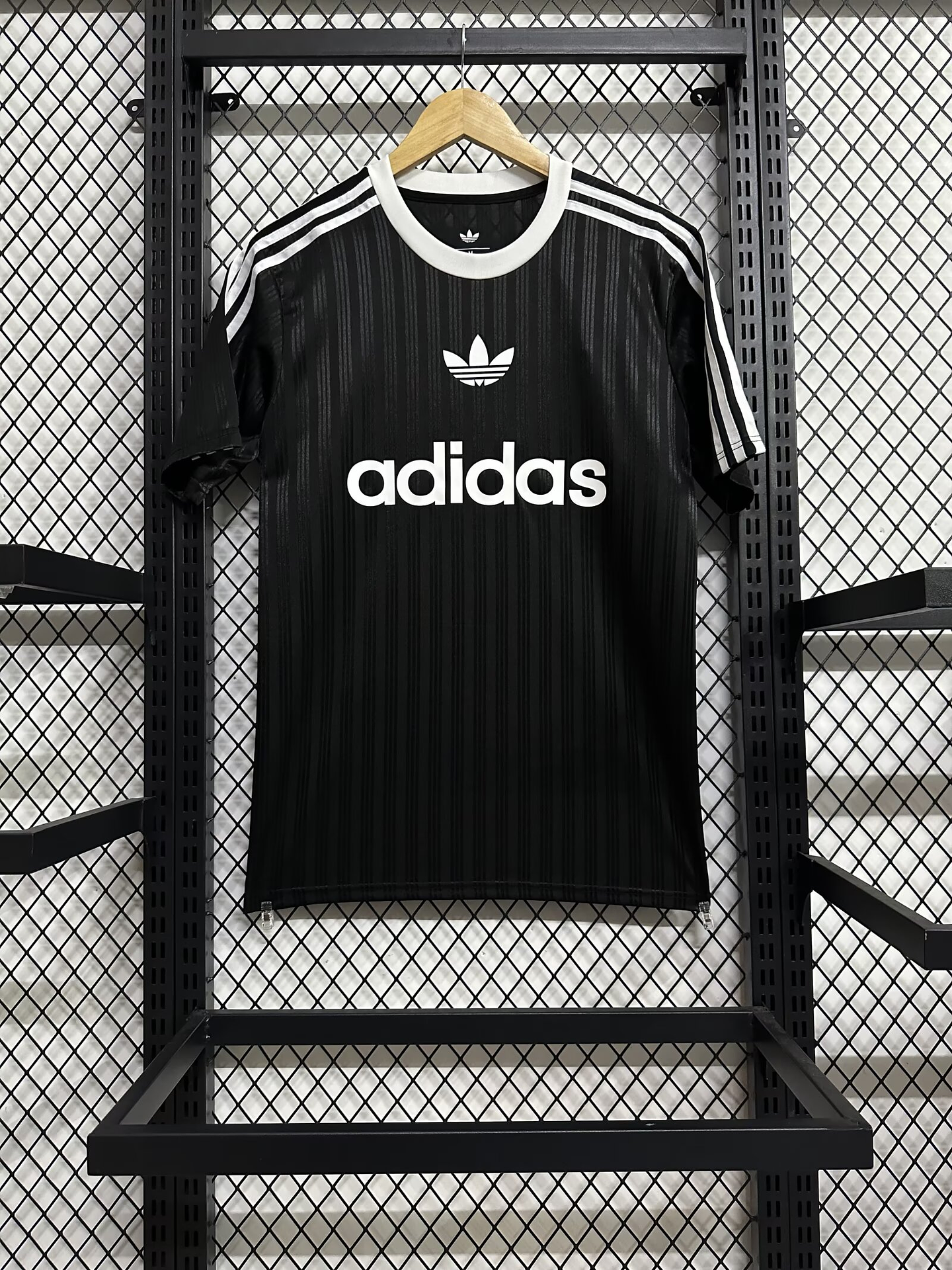 Adidas T-Shirt 6