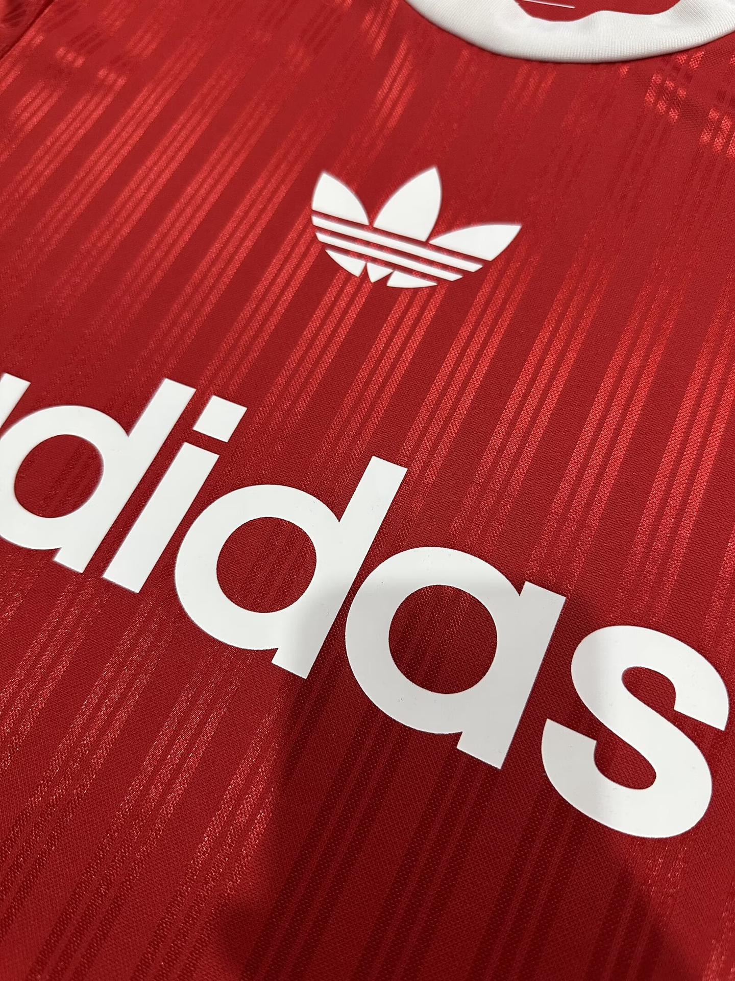Adidas T-Shirt 4