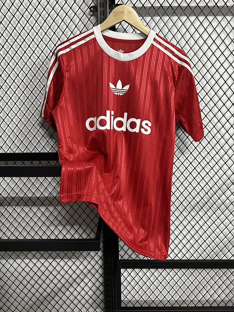 Adidas T-Shirt