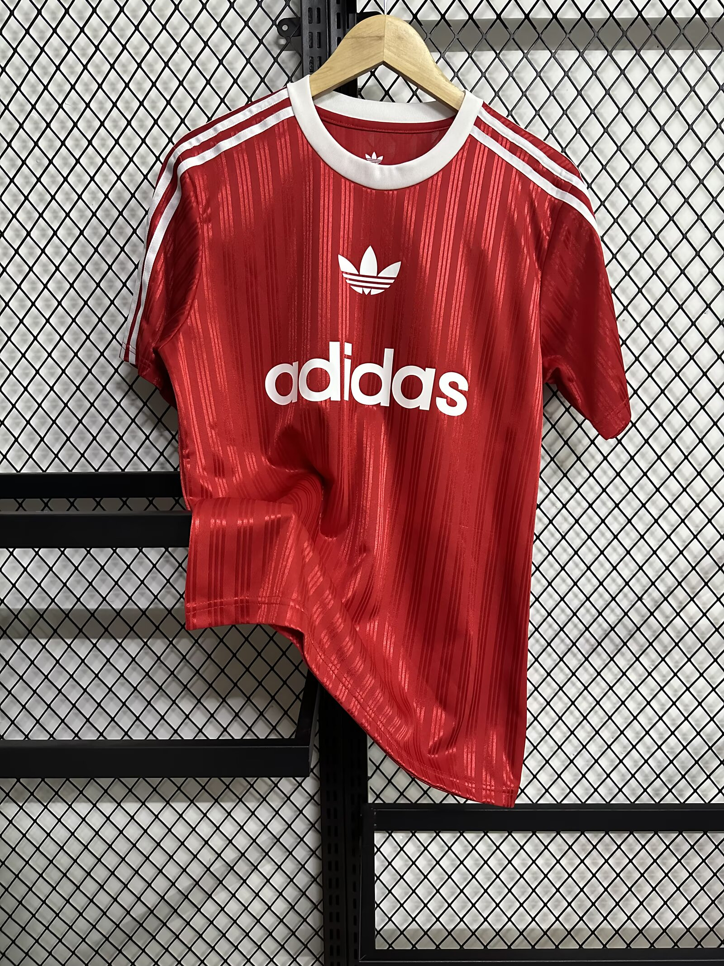 Adidas T-Shirt 1