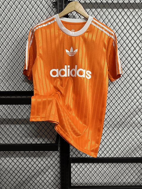 Adidas T-Shirt
